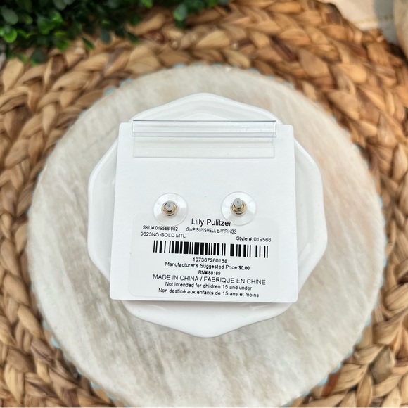 New Lilly Pulitzer Gold Sunshell Stud Earrings | Metallic | Seashell - Picture 3 of 7